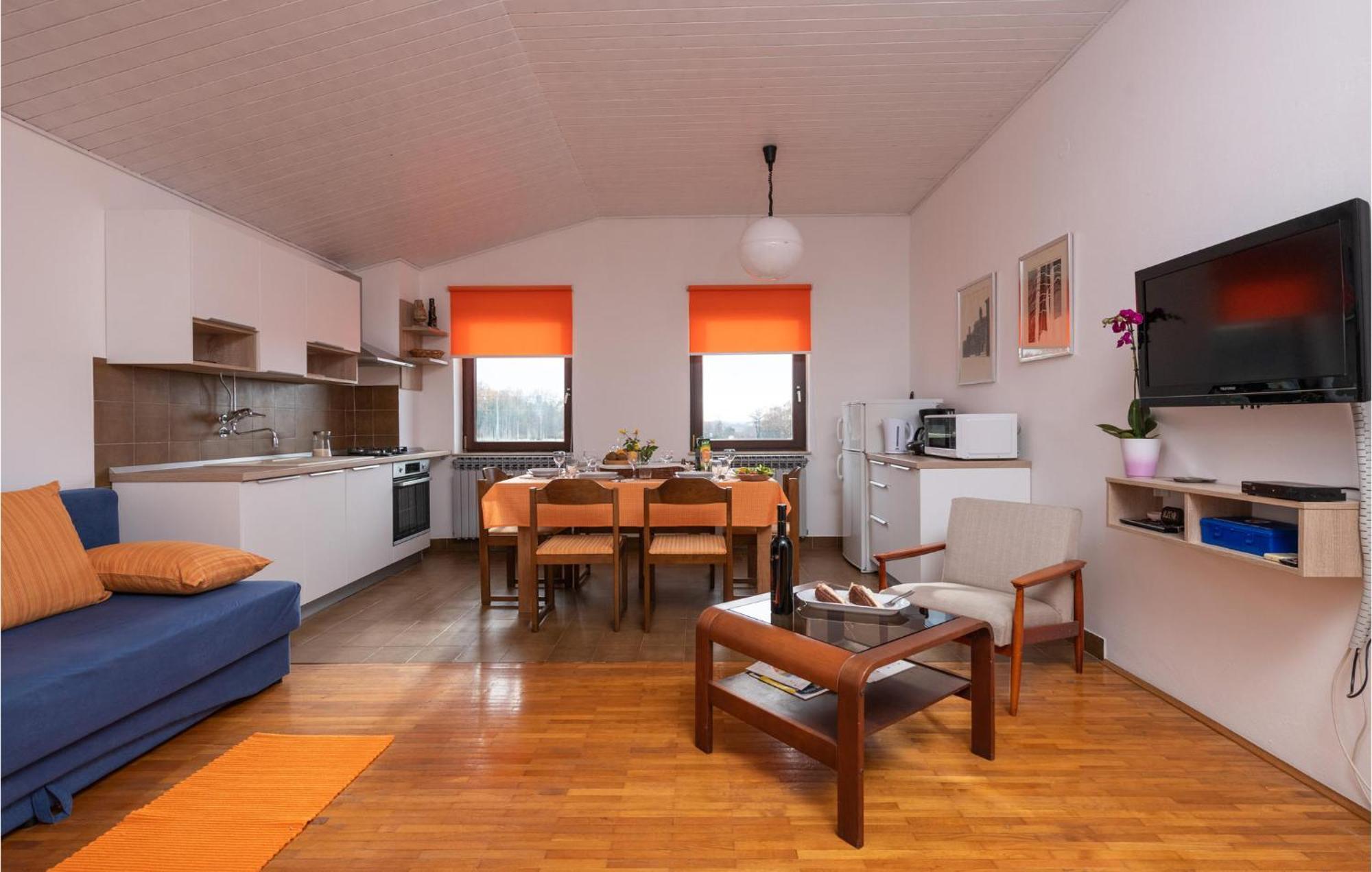 2 Bedroom Awesome Apartment In Барбан Экстерьер фото
